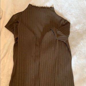Forever 21 Olive Turtleneck S